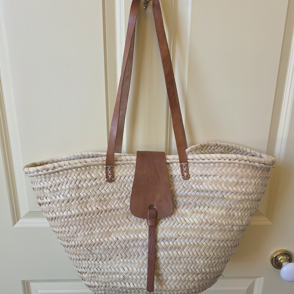 Elegant Tan Woven Tote Bag